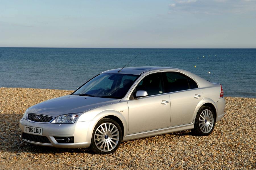  Ford Mondeo ST220 5-Door 2002 года  (фото 16 из 24)